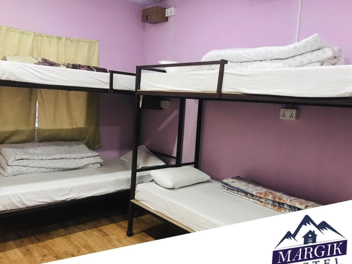 Margik Backpackers Hostel Pokhara Buitenkant foto