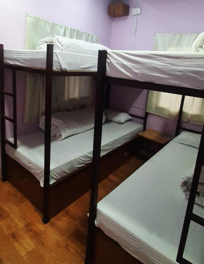 Margik Backpackers Hostel Pokhara Buitenkant foto