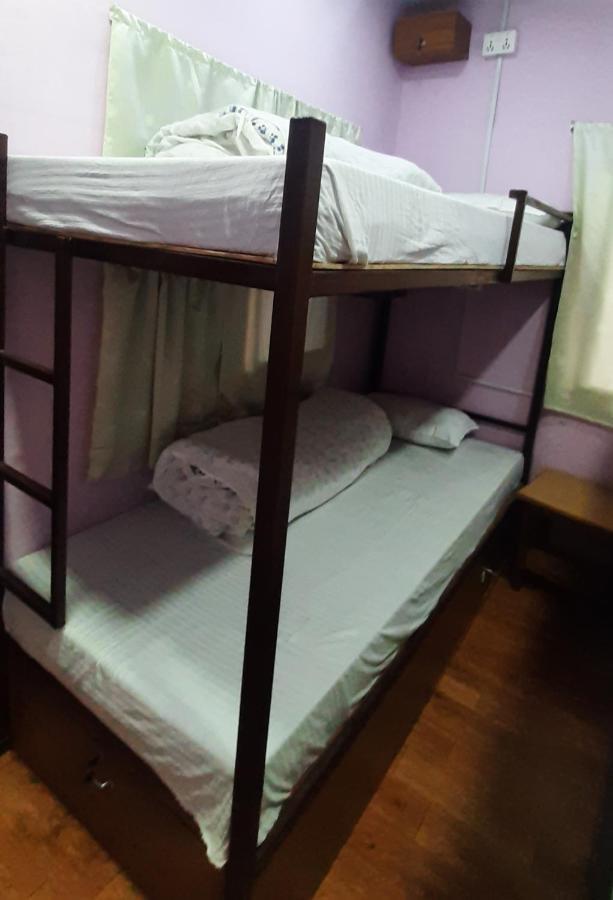 Margik Backpackers Hostel Pokhara Buitenkant foto