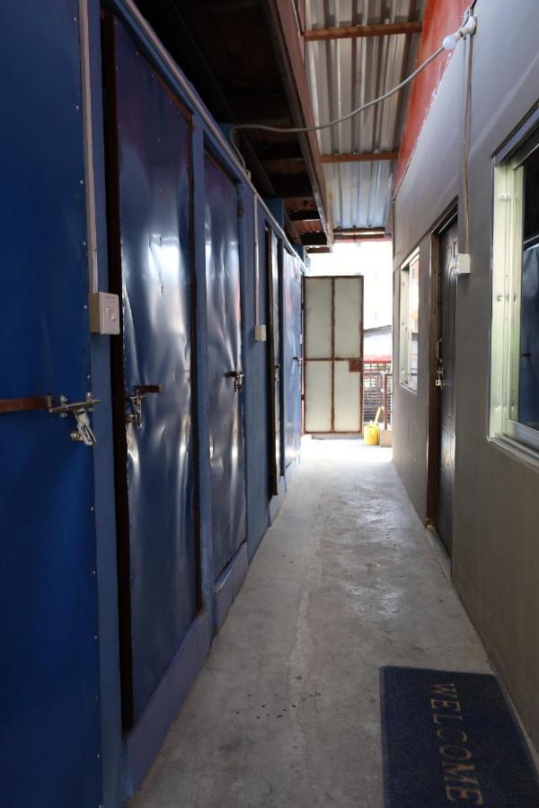 Margik Backpackers Hostel Pokhara Buitenkant foto