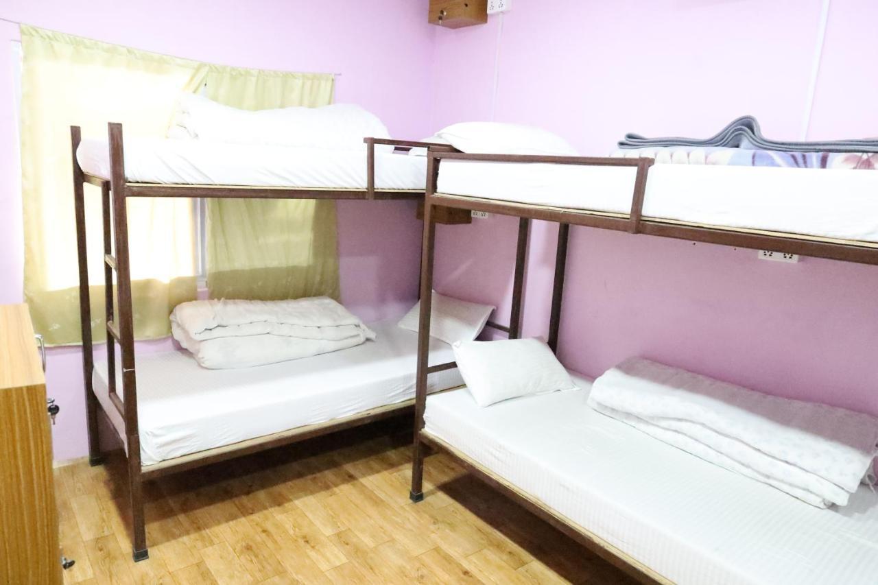 Margik Backpackers Hostel Pokhara Buitenkant foto