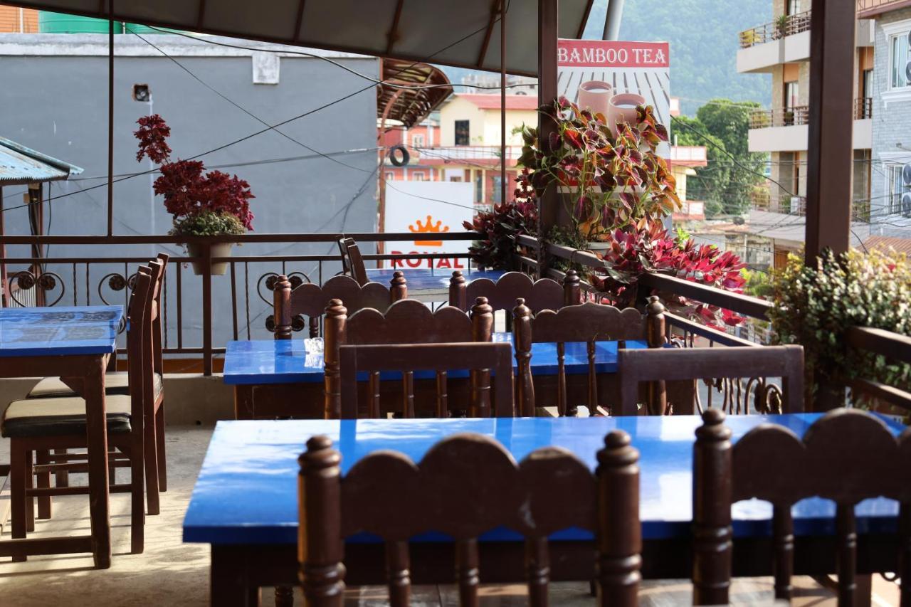 Margik Backpackers Hostel Pokhara Buitenkant foto